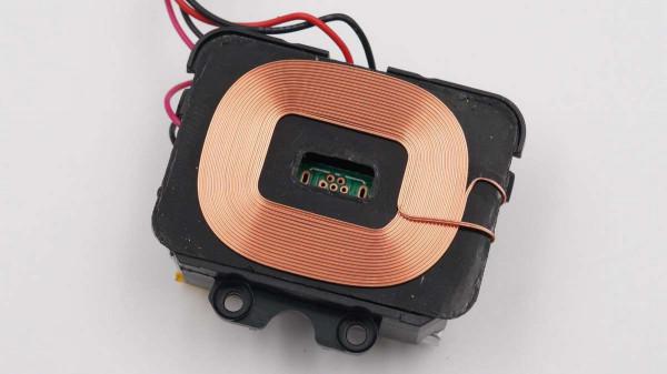 可同時連4臺終端裝置,一鍵切換,雷柏多模式無線滑鼠MT750W拆解 可同時連4臺終端裝置,一鍵切換,雷柏多模式無線滑鼠MT750W拆解