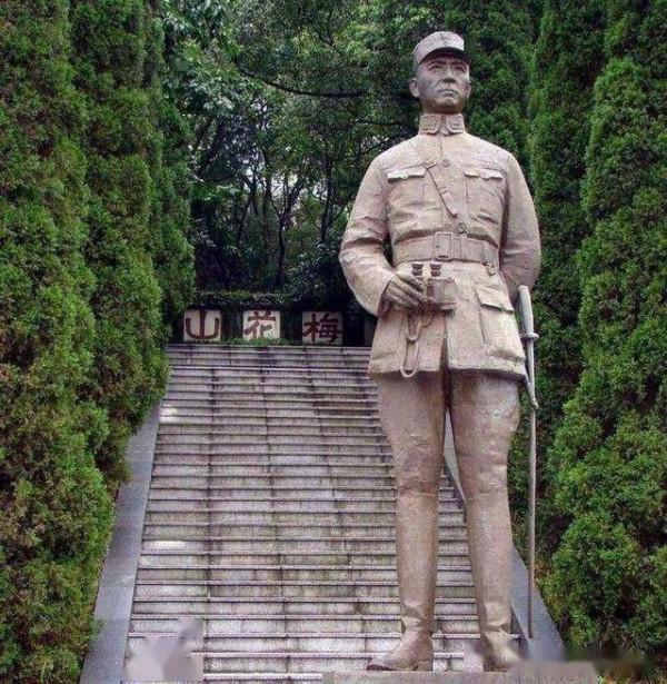 少女遭官兵糟蹋,將軍下令所有人脫褲子,查到真兇後揮淚下令:殺 少女遭官兵糟蹋,將軍下令所有人脫褲子,查到真兇後揮淚下令:殺