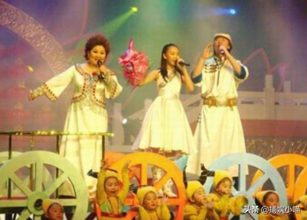 吉祥三寶一家三口現狀，爸爸病逝，媽媽成教授，女兒美出了新高度