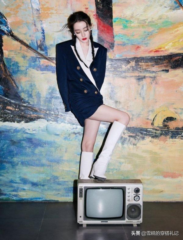 “裙子+高筒靴”=秋冬最時髦搭配！保暖還顯腿長，小個子也適合