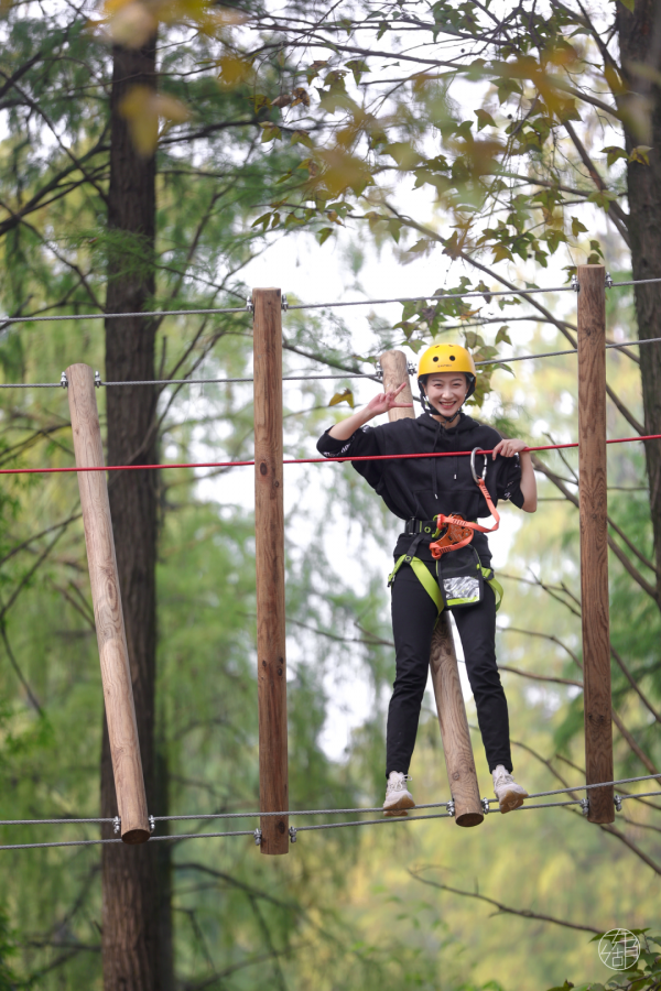 磨山最新玩法!在森林裡飛越穿梭,好刺激 磨山最新玩法!在森林裡飛越穿梭,好刺激