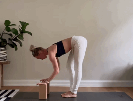 15分鐘瑜伽序列，讓你加深前屈幅度，超級有效