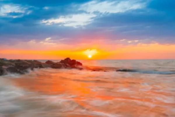 如何賺到第一桶金