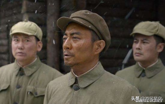 在《坦克世界》裡 你甚至能把州長和紙片人放進同一臺車