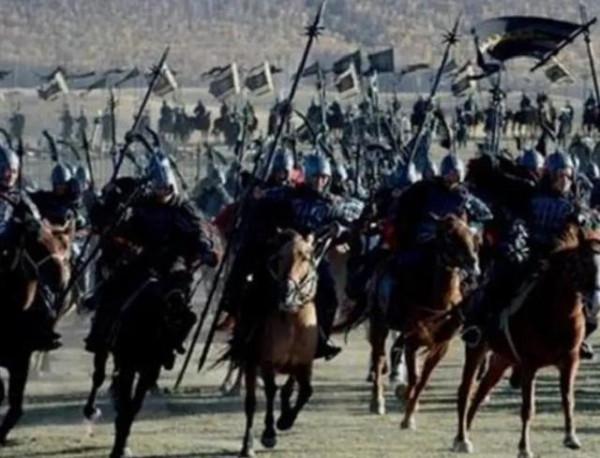 秦始皇在世時，為何起義烽火不起，秦始皇一亡，反而天下大亂？