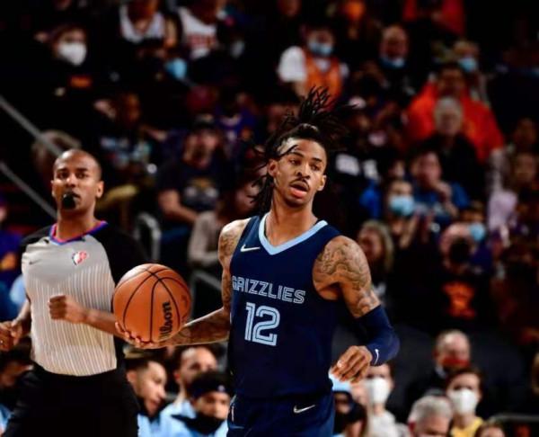 單核帶隊三節30分!全場35分10助攻持續高光!最後時刻反絕殺 單核帶隊三節30分!全場35分10助攻持續高光!最後時刻反絕殺