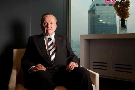 歐元之父隕落！與中國有著不解之緣，預言2025年中國將趕超美國