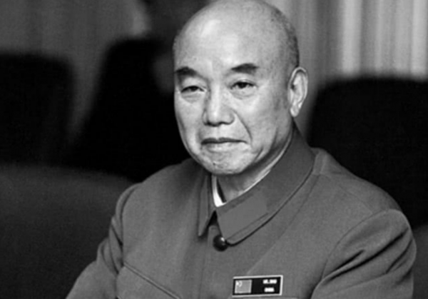 至今仍健在的紅軍奶奶，丈夫是上將，兒子是少將，姐夫是元帥