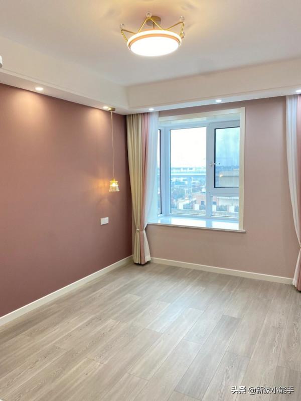 耗時一年新房終於完工，打掃乾淨還沒佈置傢俱就很漂亮，羨慕啊