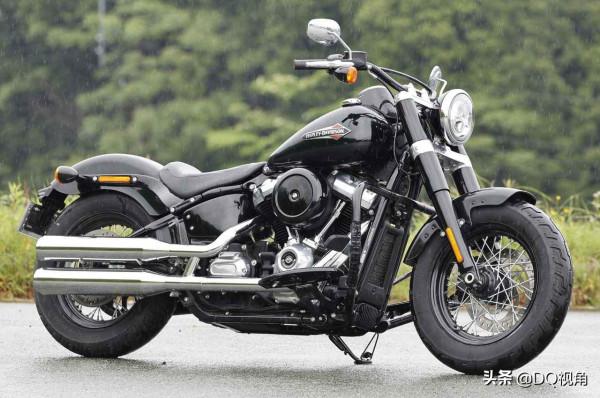哈雷摩托2021款Softail Slim軟尾司令，V型雙缸70馬力，坐姿舒服