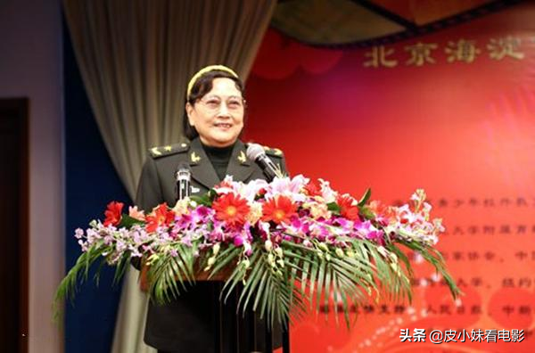 著名演員王曉棠：童年顛沛流離，中年痛失愛子，如今過得怎麼樣？