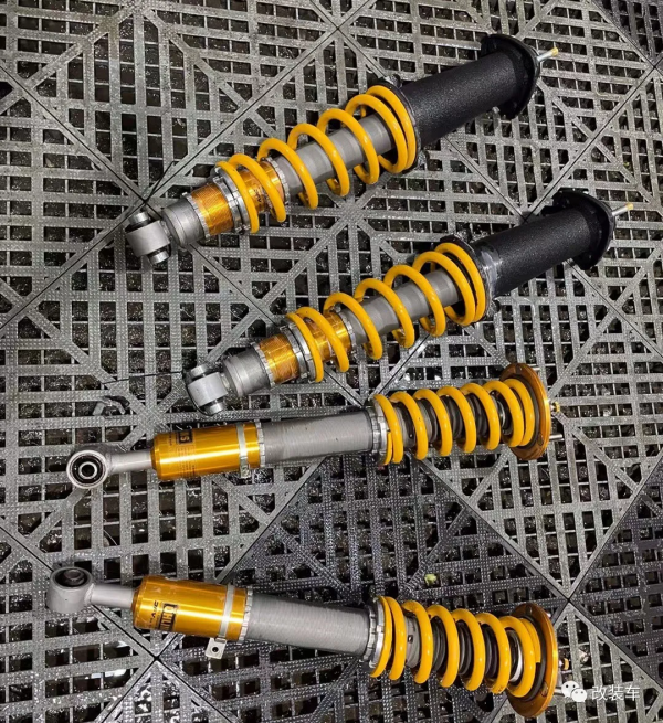 簡約又不失內涵的日規14代目豐田皇冠，只是為了完成兒時的夢