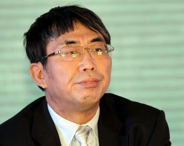 2001年,聶衛平為慶祝國足出線,拿出百萬茅臺,飯後酒瓶卻被騙走 2001年,聶衛平為慶祝國足出線,拿出百萬茅臺,飯後酒瓶卻被騙走