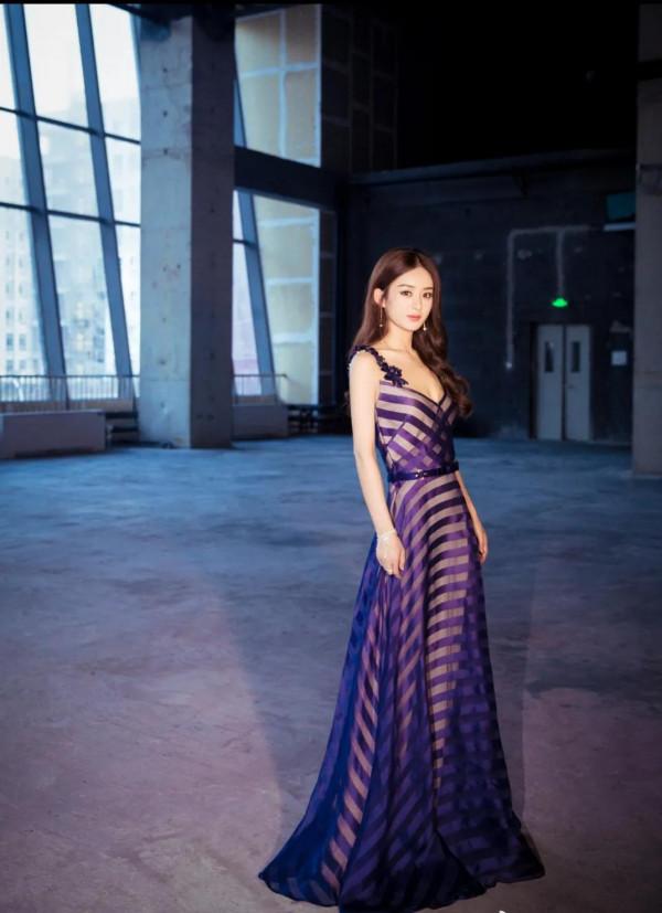 趙麗穎彩虹色禮服（紅橙黃綠青藍紫）