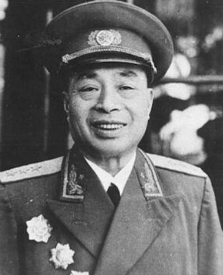 57年彭德懷邀楊至成去中南海，毛主席見到他後：你怎麼不來看我呢