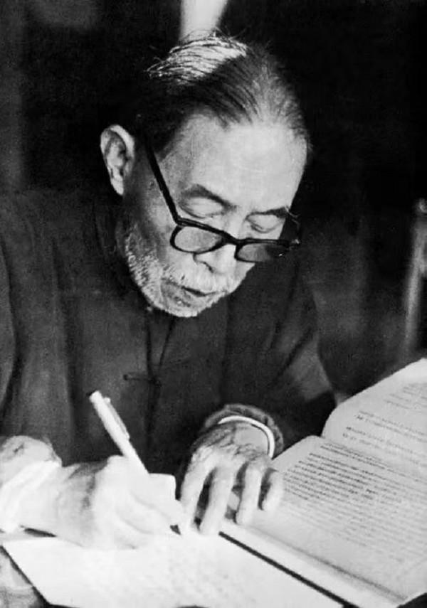 茅盾對秦德君說：你把孩子打掉，四年後我娶你，結果他一去再未返