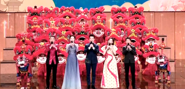 元宵晚會最驚豔女星：萬茜金絲絨，金晨粉嫩，林允穿著剪紙出來了