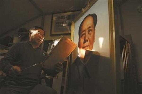 天安門毛主席手繪畫像：高6米寬4.6米，重1.5噸，如今已經是第8版