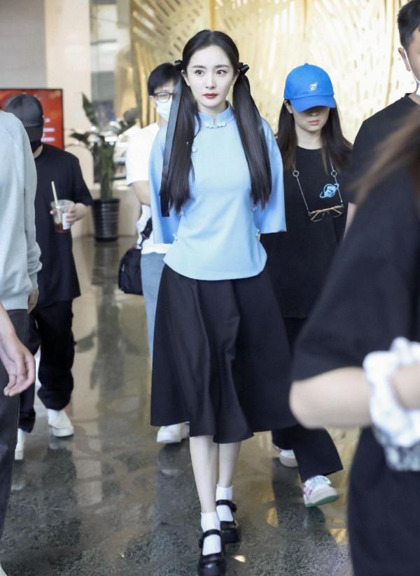 楊冪和楊穎都很大氣，穿上民國風服裝，看著太像學生了