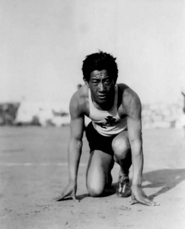 90年前，中國劉長春頂著嘲笑站在奧運賽場：望我後輩遠離這般苦難