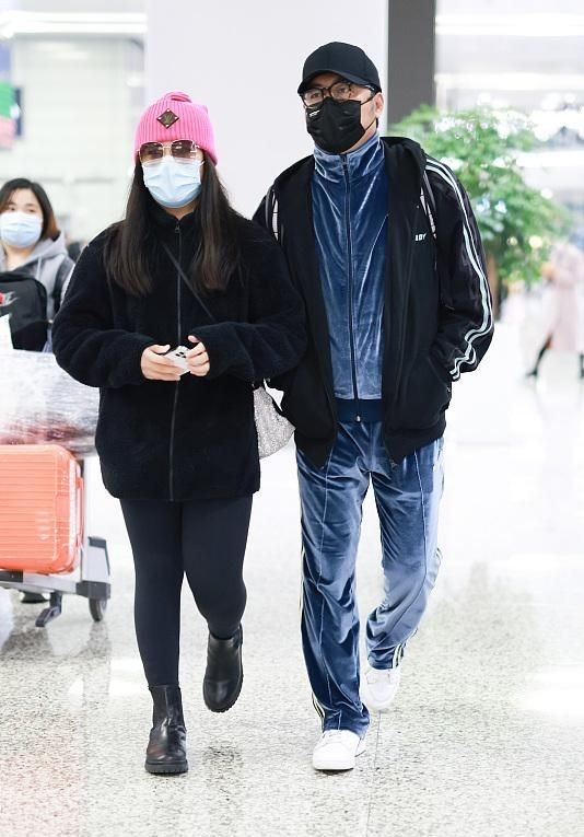 王詩齡打扮得越來越“李湘化”！穿皮草走機場不像學生，氣場強大