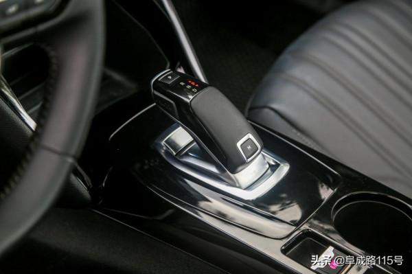 顏值線上卻被“卷”低油耗的東風標緻2008到底輸在哪？