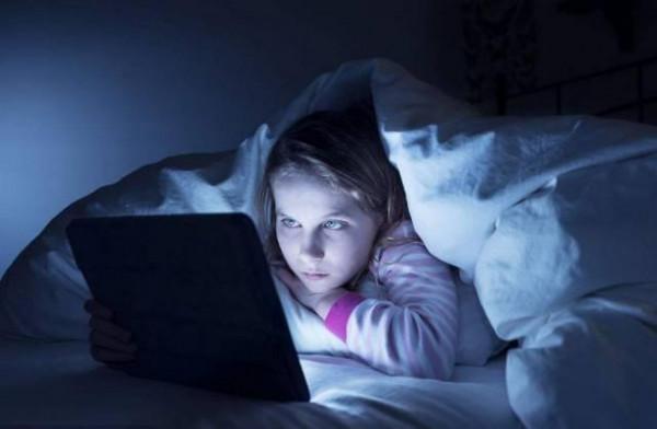 想對熬夜的你說：平均眼睛比臉老8歲