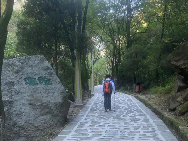 自古華山一條路的山門 自古華山一條路的山門