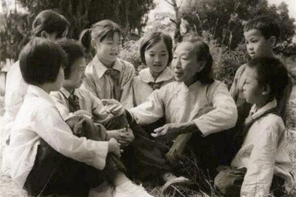 巾幗女英雄王泉媛，二十四歲被俘，徐徐老矣才被確認身份