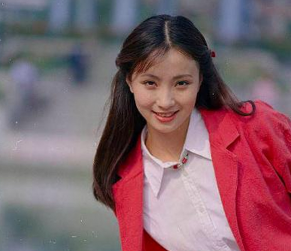 被徐崢傷害不分手，讓閨蜜拖累不放棄，陶虹不是傻，她是真的聰明