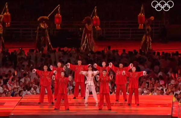 2004年雅典奧運會閉幕式結束後,張藝謀被罵得很慘 2004年雅典奧運會閉幕式結束後,張藝謀被罵得很慘