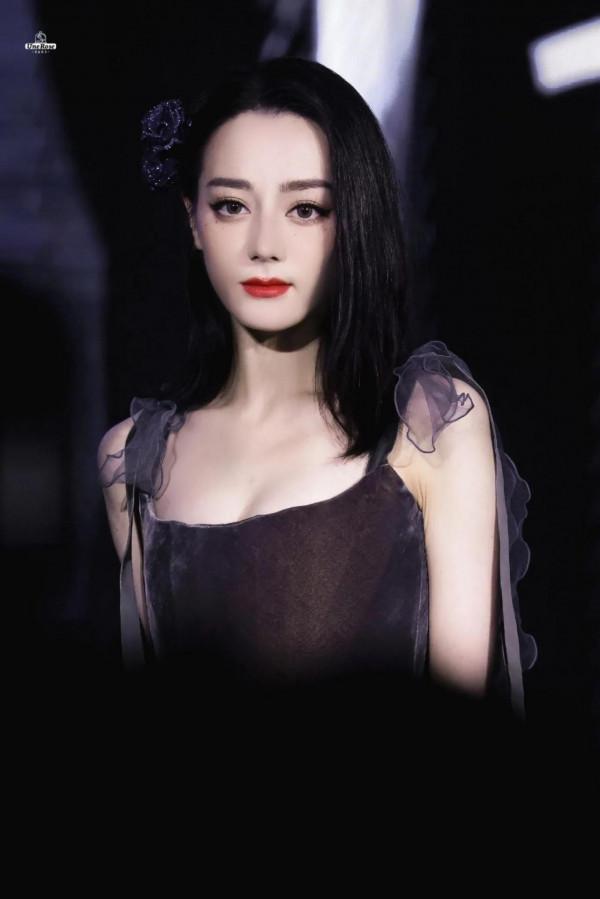 熱巴真的殺瘋啦！（迪麗熱巴紅毯造型盤點）