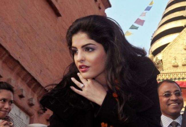 沙特“養不起”的王妃：花51萬買打底褲，欠上億賬單逃走後被離婚