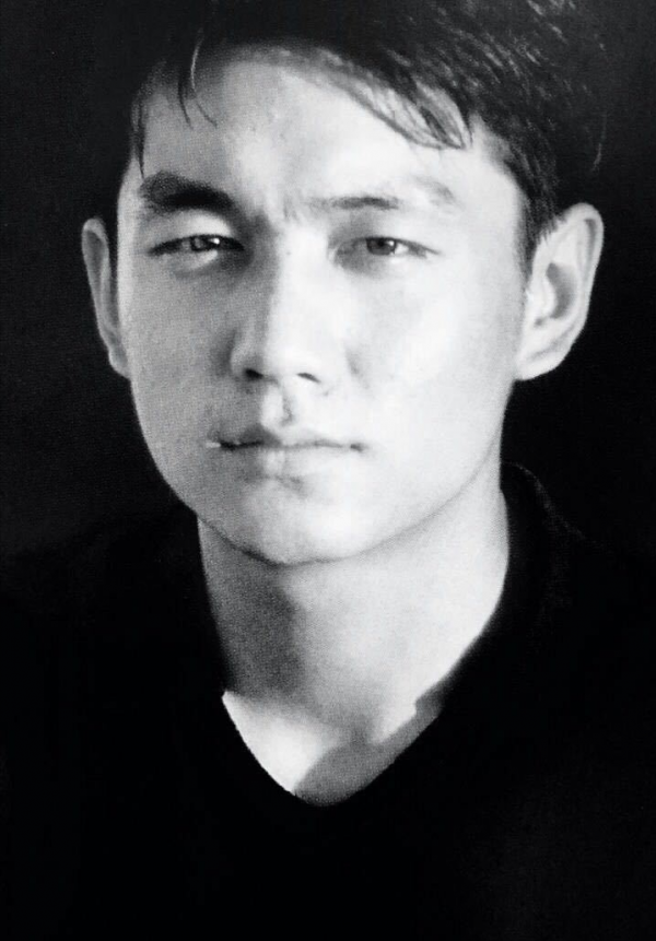 “伍六一”邢佳棟:紅了不忘本,成名前娶平凡妻子,曾被綁架7天 “伍六一”邢佳棟:紅了不忘本,成名前娶平凡妻子,曾被綁架7天