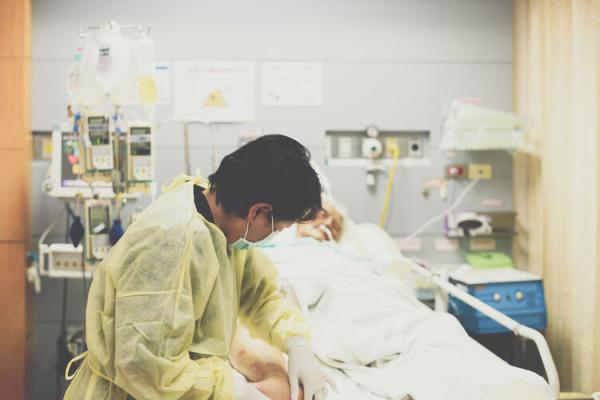 七旬腫瘤專家患癌,每月化療8次,臨終前遺言:沒想到癌症這麼痛 七旬腫瘤專家患癌,每月化療8次,臨終前遺言:沒想到癌症這麼痛