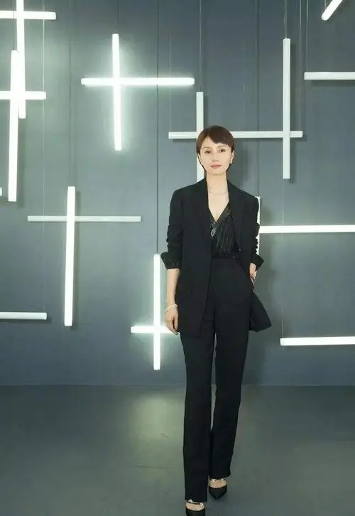 至今恩愛如初的6對明星夫妻,最長相戀34年,這才是榜樣 至今恩愛如初的6對明星夫妻,最長相戀34年,這才是榜樣