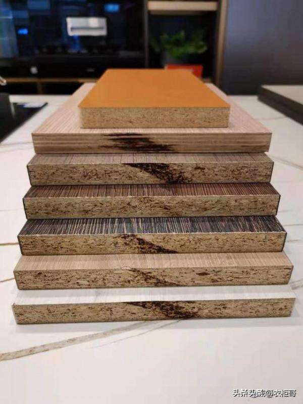 定製衣櫃水太深!索菲亞康純板和愛格板哪個好?進口顆粒板好不好 定製衣櫃水太深!索菲亞康純板和愛格板哪個好?進口顆粒板好不好