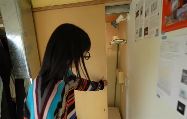日本22歲女生住7㎡劏房,在迷你蝸居中生活1年,網友:也太逼仄了 日本22歲女生住7㎡劏房,在迷你蝸居中生活1年,網友:也太逼仄了