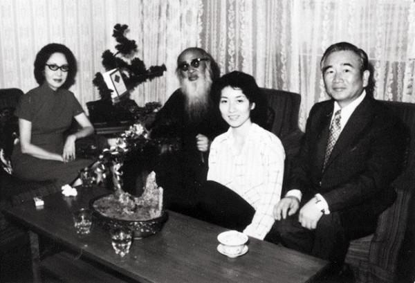 張大千教學生徐雯波學畫,6年後娶她,送她一幅畫賣了4377萬 張大千教學生徐雯波學畫,6年後娶她,送她一幅畫賣了4377萬