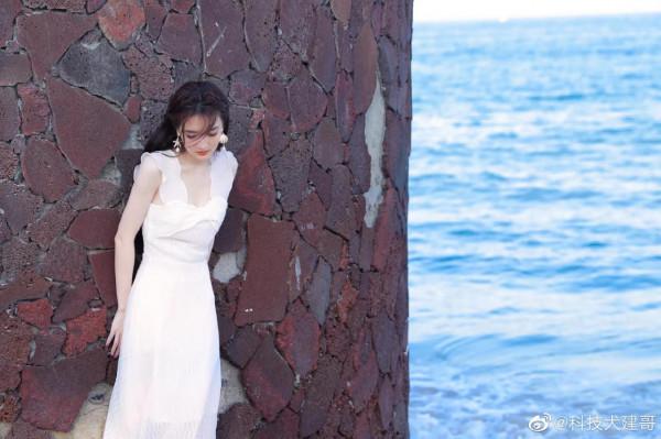 徐璐這組照片拍的很詭異 徐璐這組照片拍的很詭異