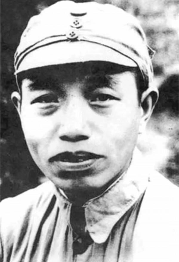 太強悍！毛主席率部在敵夾縫隱蔽25天捕捉戰機，吞敵一師一旅