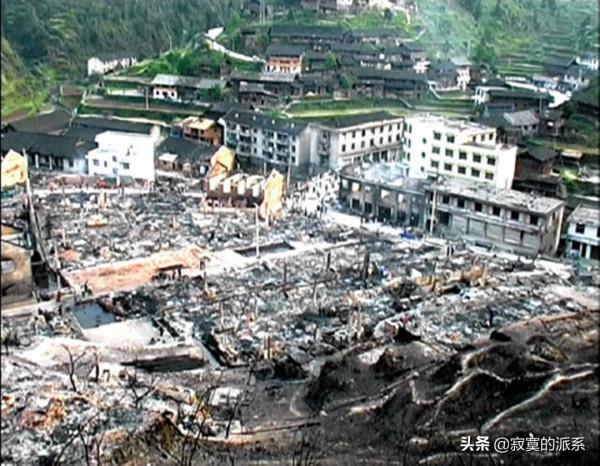 中國最後的&OpenCurlyDoubleQuote;原始部落&rdquo;，盡毀滅於火中