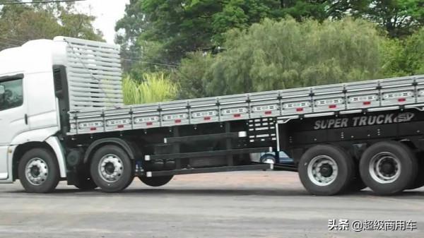 屁股朝天臉貼地 巴西卡車為什麼熱衷墊高後懸架? 屁股朝天臉貼地 巴西卡車為什麼熱衷墊高後懸架?