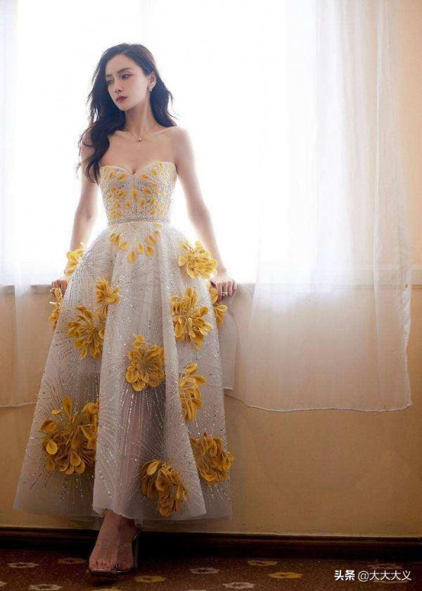 楊穎抹胸裝 驚豔瞬間 仙氣飄飄盡顯成熟氣質 太讓人喜歡了啦