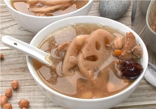 排骨蓮藕湯的正確做法,煮之前多加這1步,湯汁鮮美不發黑 排骨蓮藕湯的正確做法,煮之前多加這1步,湯汁鮮美不發黑