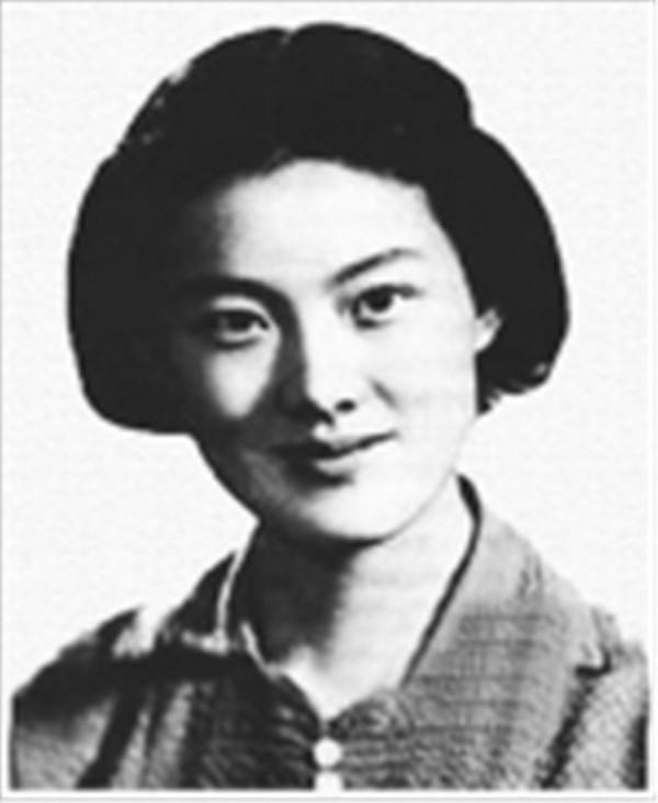 章含之:毛主席英文教師,丈夫出軌後嫁60歲喬冠華,晚年守寡25年 章含之:毛主席英文教師,丈夫出軌後嫁60歲喬冠華,晚年守寡25年