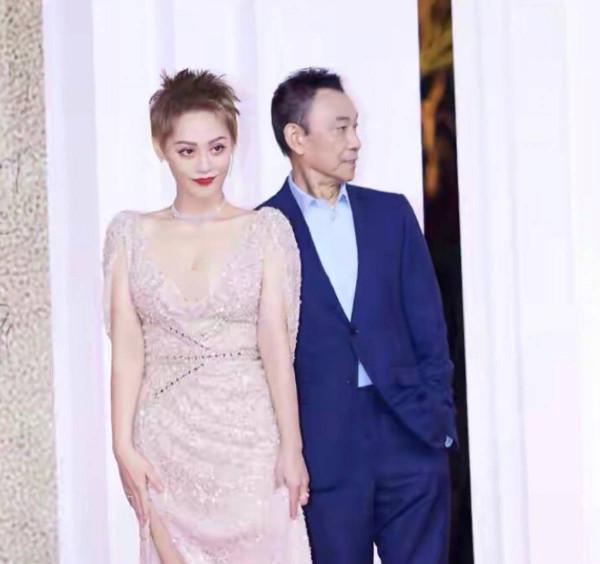 金雞獎女星造型百花齊放,李宇春穿裙子,張小斐驚豔,寧靜大膽 金雞獎女星造型百花齊放,李宇春穿裙子,張小斐驚豔,寧靜大膽