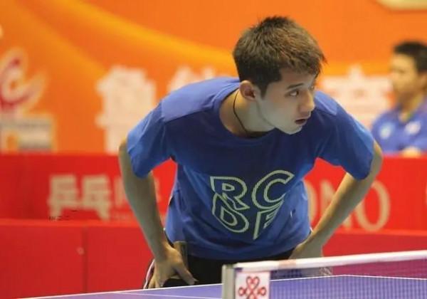 分手景甜後，張繼科再被爆出新戀情？開豪車看電影逛超市極其甜蜜