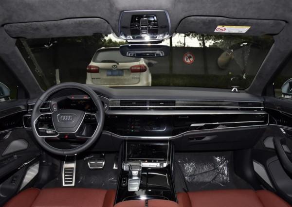 看這車顏值不足100萬,但卻是奧迪家族的頂級旗艦S8 看這車顏值不足100萬,但卻是奧迪家族的頂級旗艦S8