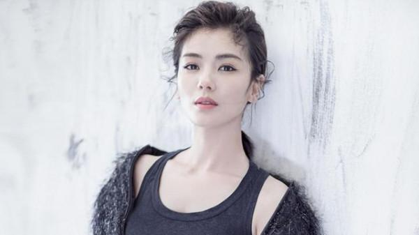 繼H&amp;M公司辱華言論之後，又一日資公司步其後塵，關曉彤無辜躺槍